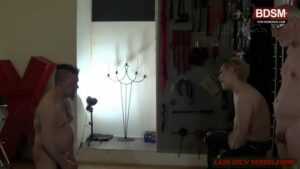 Devote deutsche Männer bei BDSM Spielen benutzt
