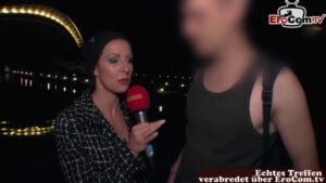 Interview auf der Straße endet mit outdoor Sex