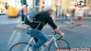 Heißes Blind Date mit einer Teen mitten in Berlin